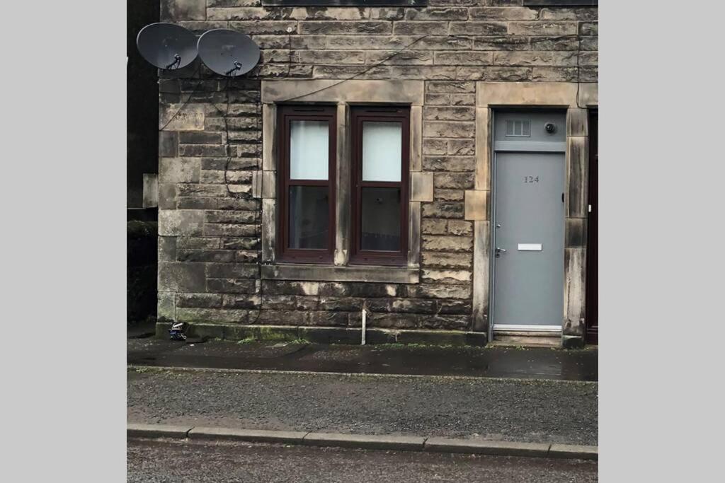 Glenfinnan - Two Bedroom Apartment Dunfermline Bagian luar foto